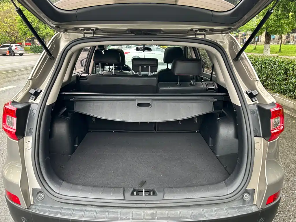 Changan CS75 2016 1.8T AT Elite IV