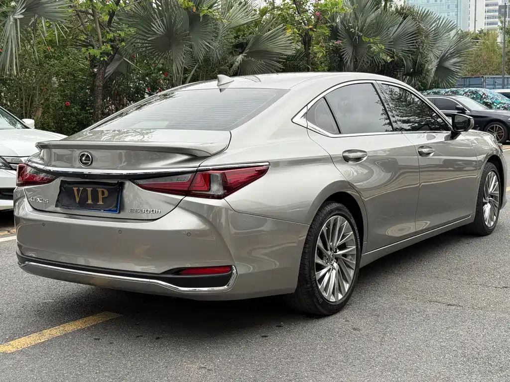 Lexus ES 2022 300h Executive