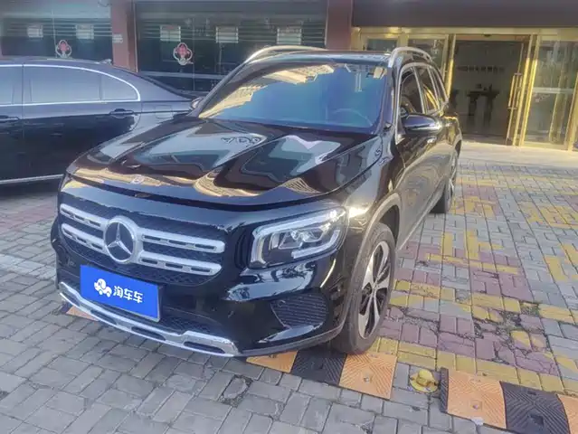 MERCEDES BENZ GLB