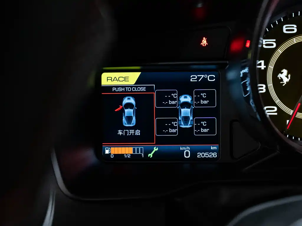 Ferrari F8 — миниатюра 9