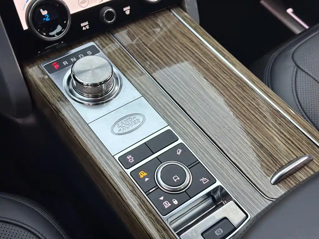 Land Rover Range Rover — миниатюра 16