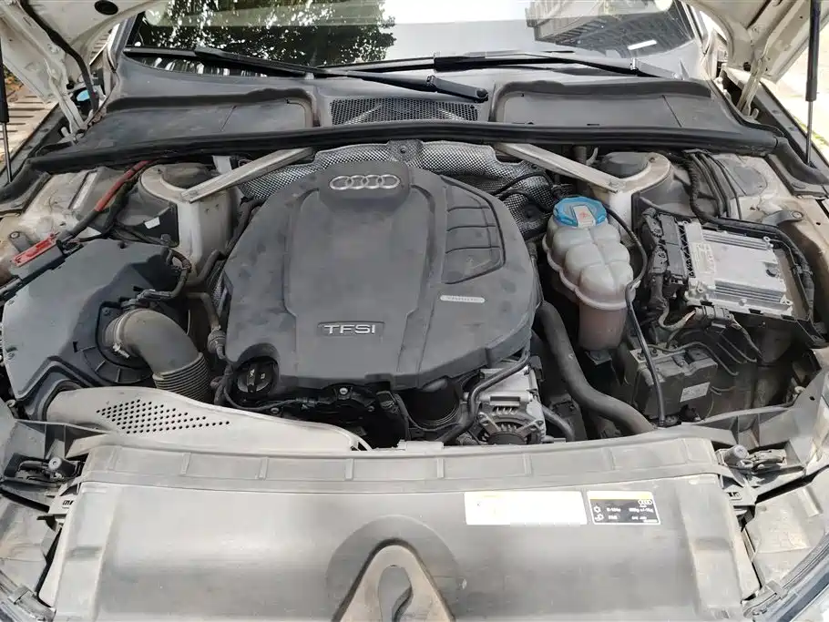 Audi A4L 2017 40 TFSI Fashion