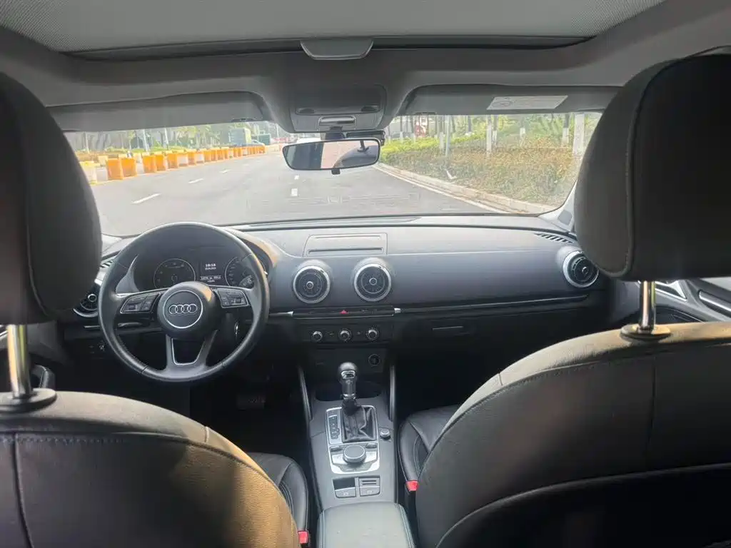 Audi A3 2019 Limousine 35 TFSI Fashion V