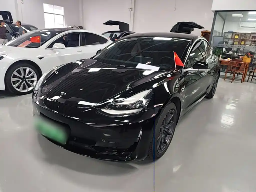 Tesla Model 3 — миниатюра 2