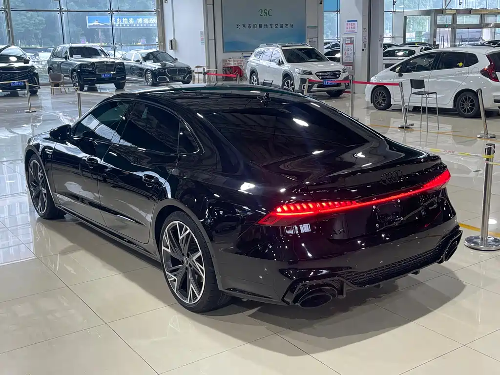 Audi A7L 2023 45 TFSI quattro S-line