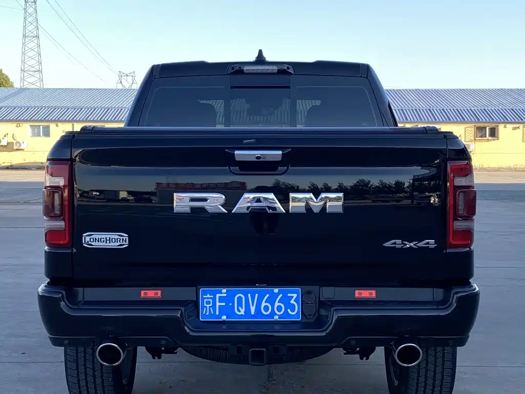 Ram Trucks 2024 5.7L AT