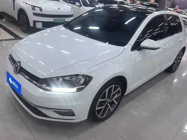 VOLKSWAGEN GOLF 2020