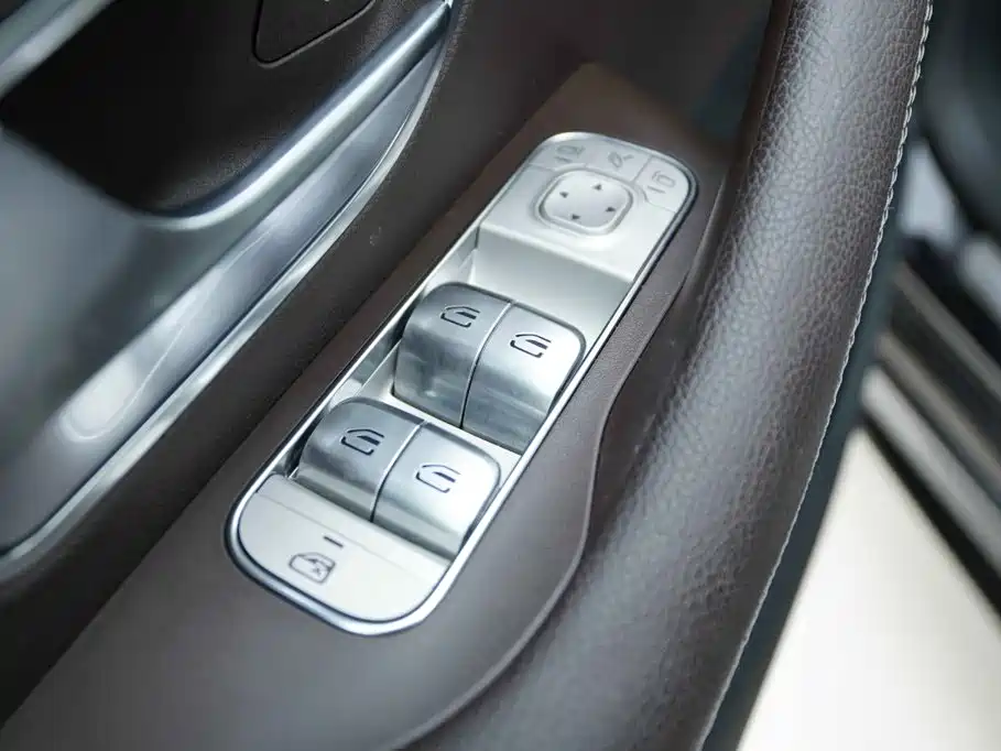 Mercedes-Benz GLE (Import) — миниатюра 8