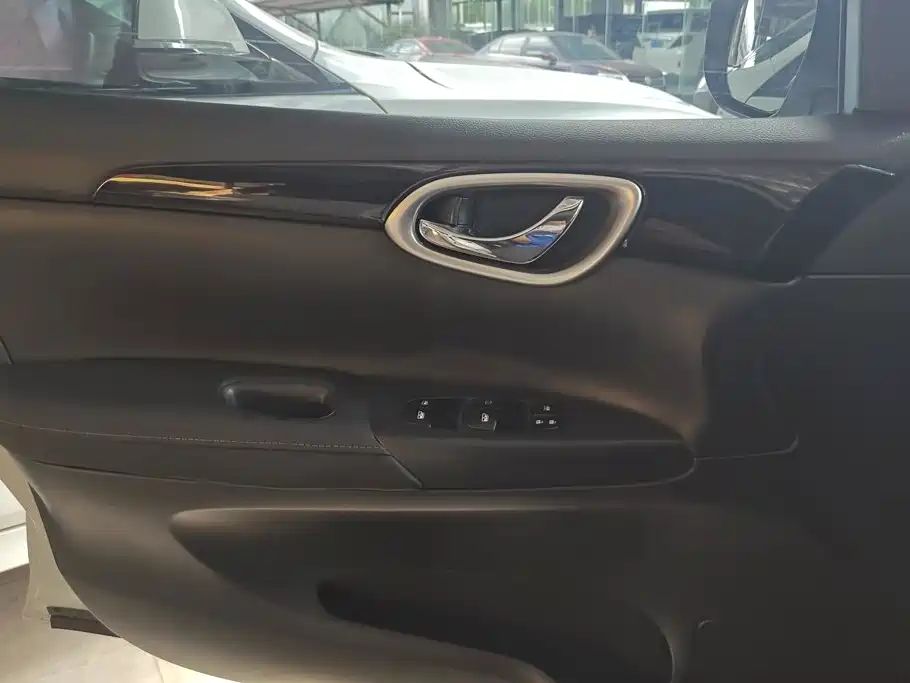 Nissan Sylphy — миниатюра 7