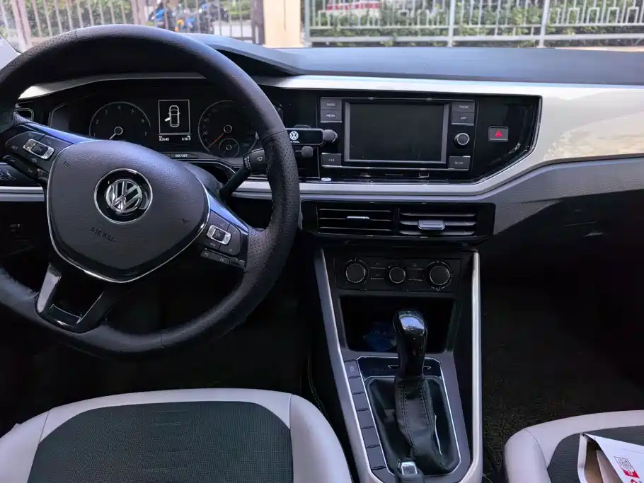 Volkswagen Polo — миниатюра 12