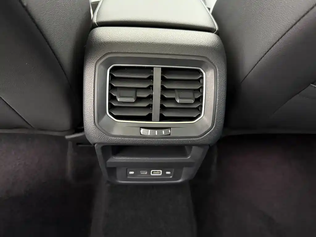 Volkswagen Tiguan L — миниатюра 8