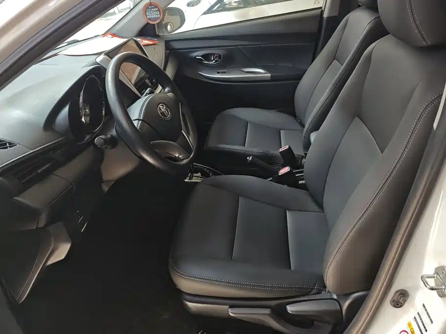 Toyota Yaris L — миниатюра 9