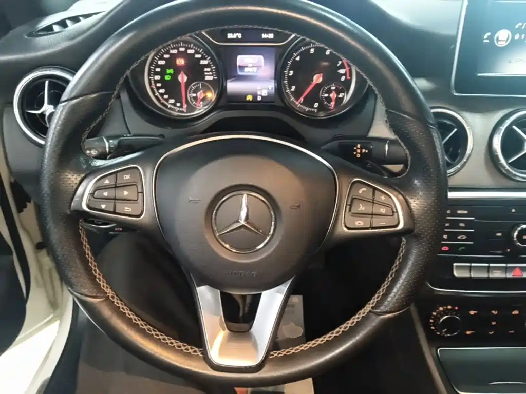 Mercedes-Benz CLA (Import) — миниатюра 11