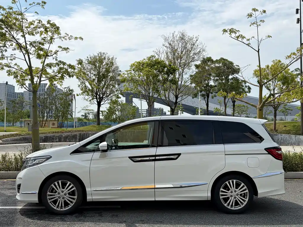 Honda Elysion — миниатюра 4