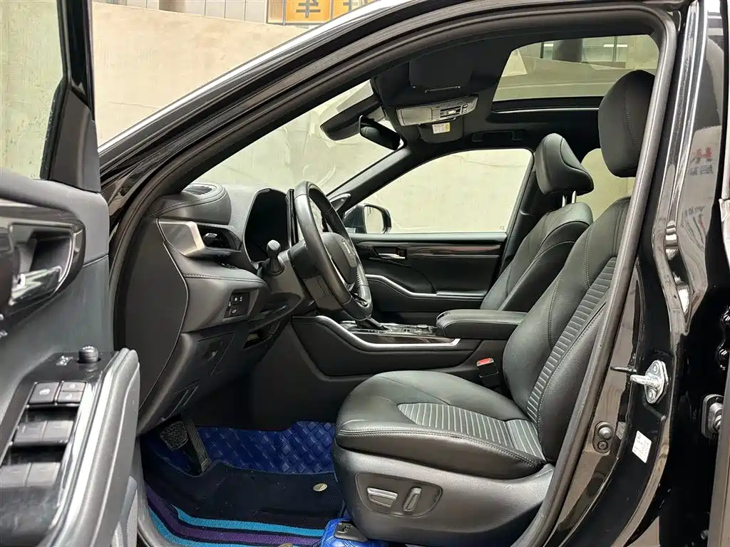Toyota Crown Kluger 2022 2.0T