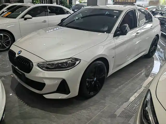 BMW  1 SERIES