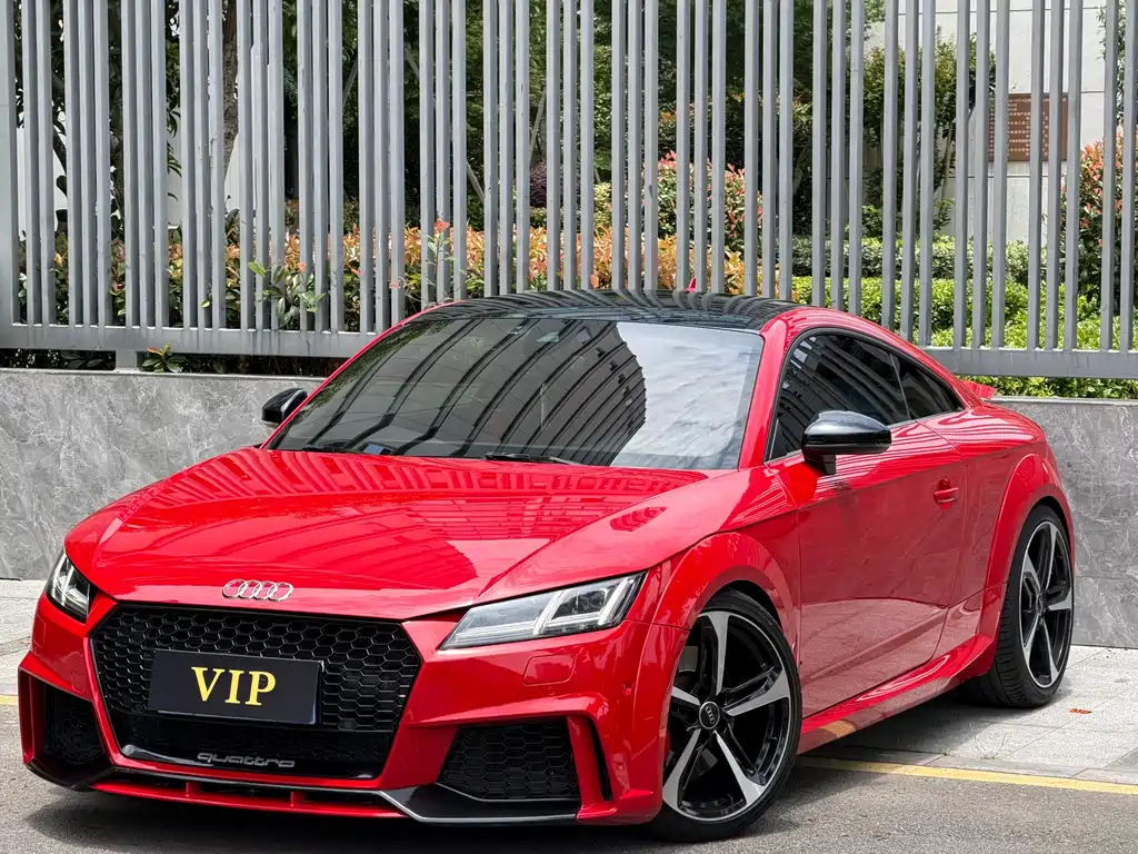 Купить Audi TTS