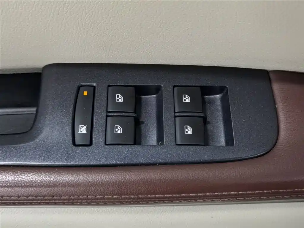 Buick GL8 2017 25S Luxury V