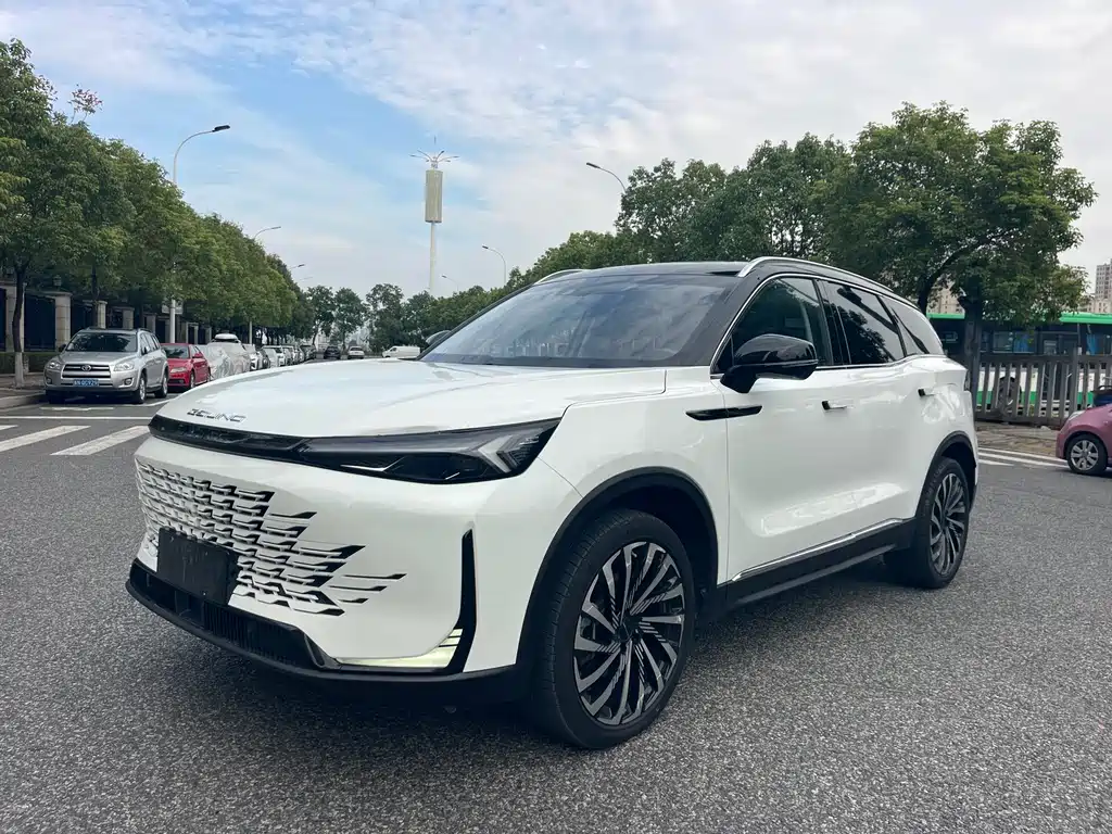 Купить BAIC X7