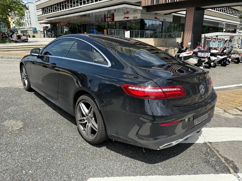 MERCEDES-BENZ E CLASS