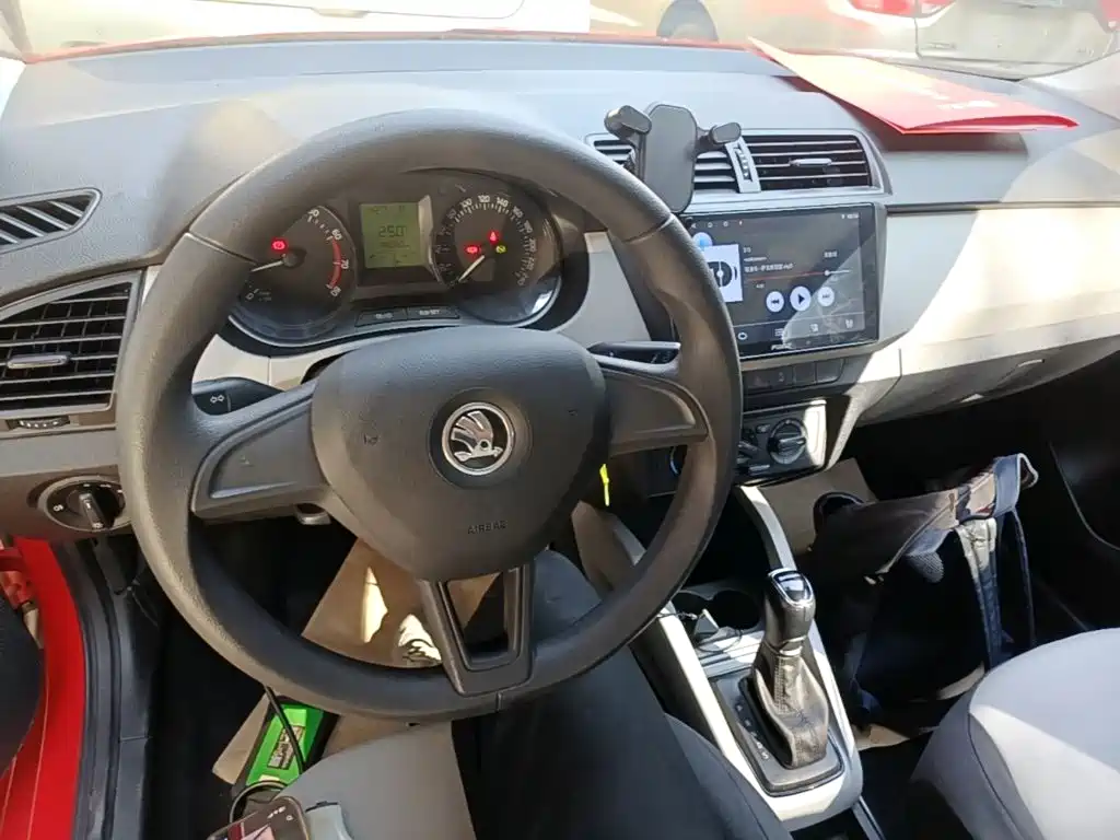 Skoda Fabia — миниатюра 10