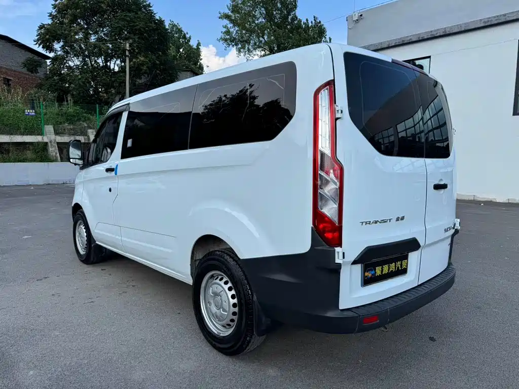 Ford Transit — миниатюра 6