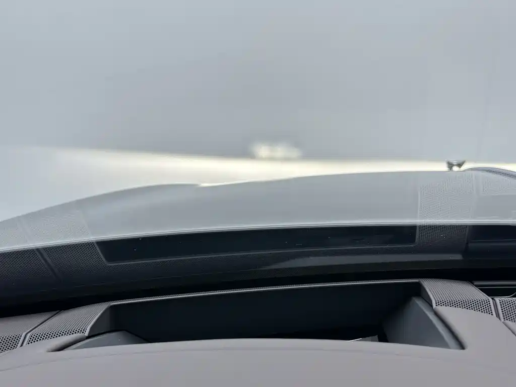 Bentley Flying Spur — миниатюра 22