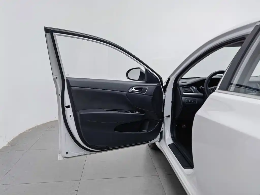 Hyundai Mistra — миниатюра 8