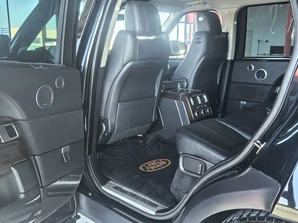 Land Rover Range Rover — миниатюра 9