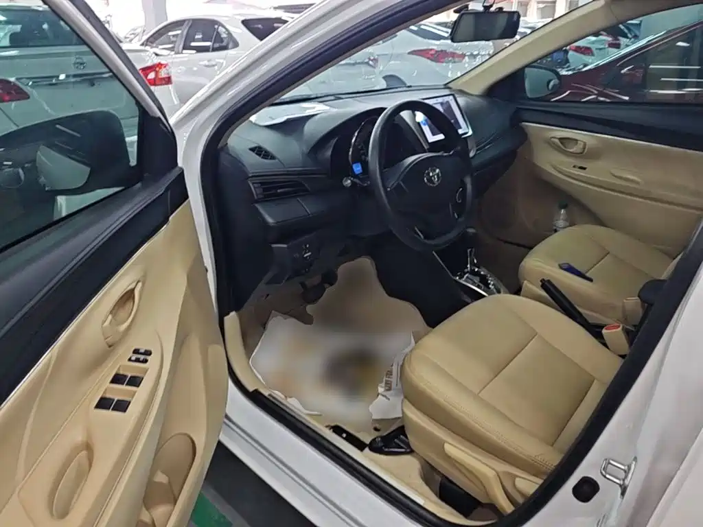 Toyota Yaris L — миниатюра 16