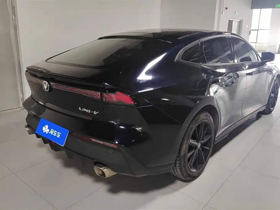 Changan UNI-V 2022 1.5T Luxury