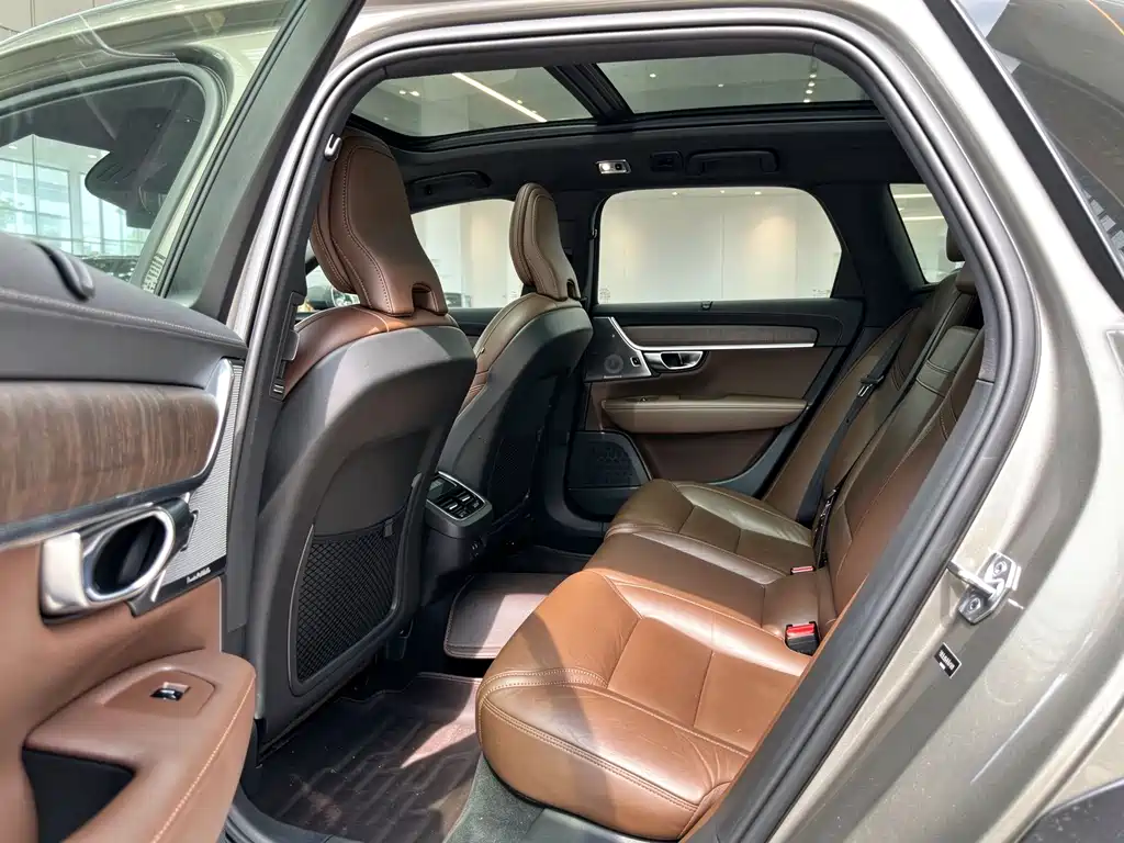 Volvo V90 — миниатюра 10