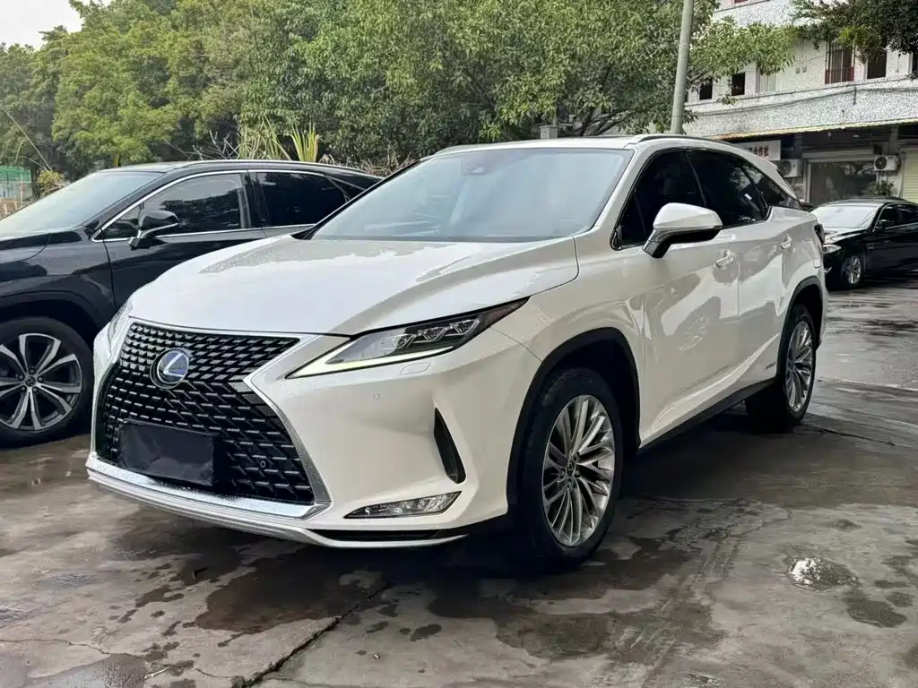 Lexus RX 2021
