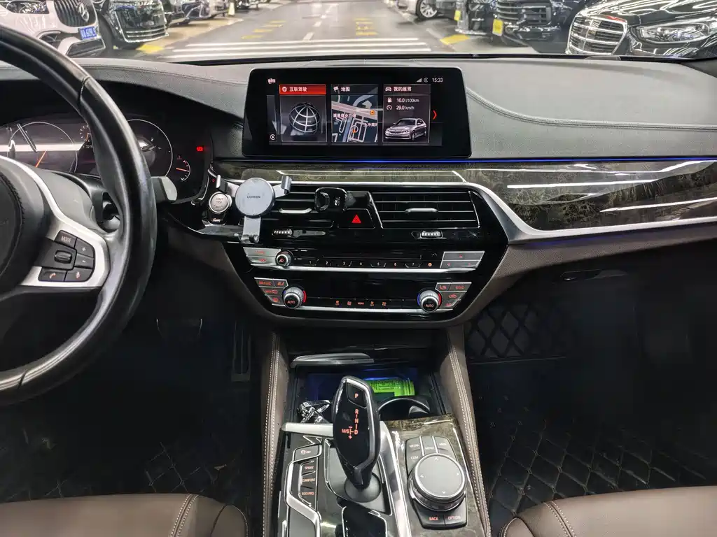 BMW 5 Series — миниатюра 17