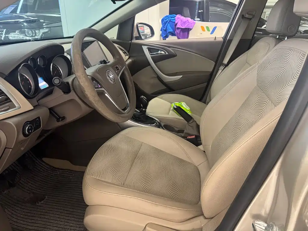 Buick Excelle — миниатюра 8