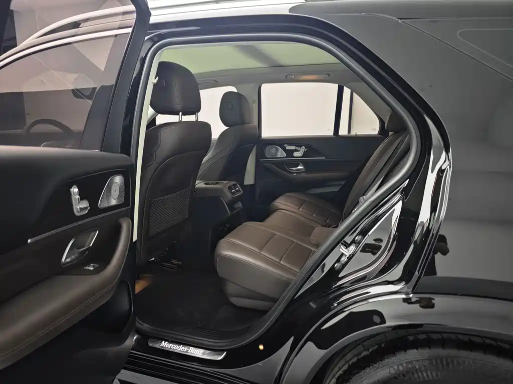 Mercedes-Benz GLE (Import) — миниатюра 11