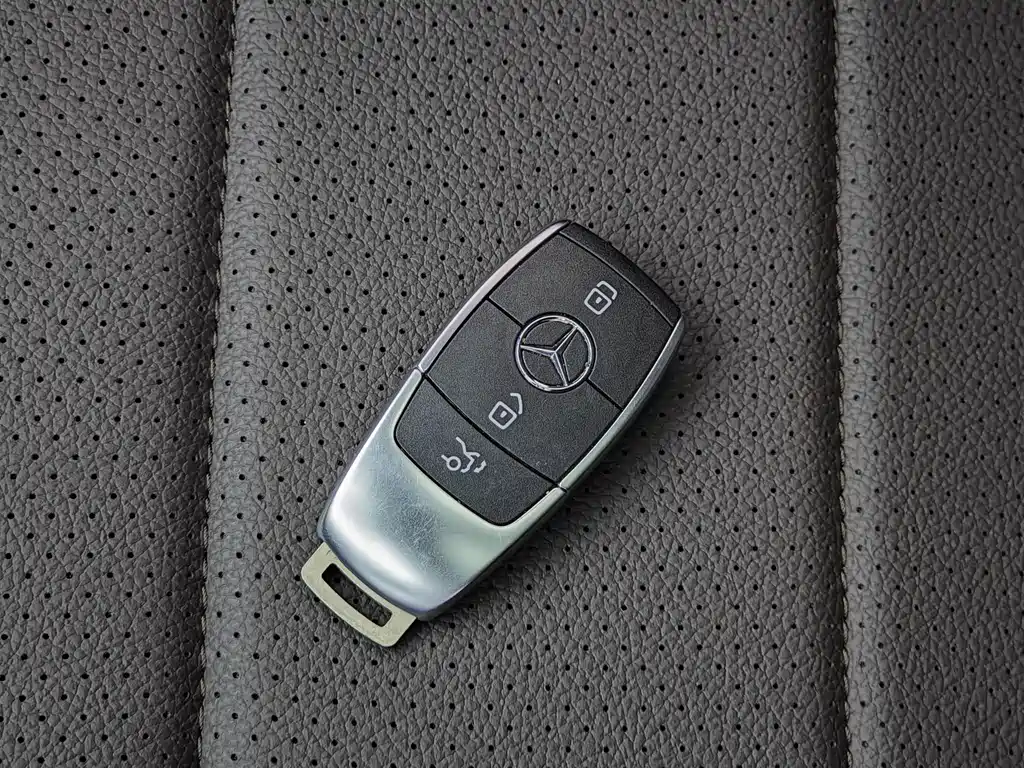 Mercedes-Benz GLE (Import) — миниатюра 13