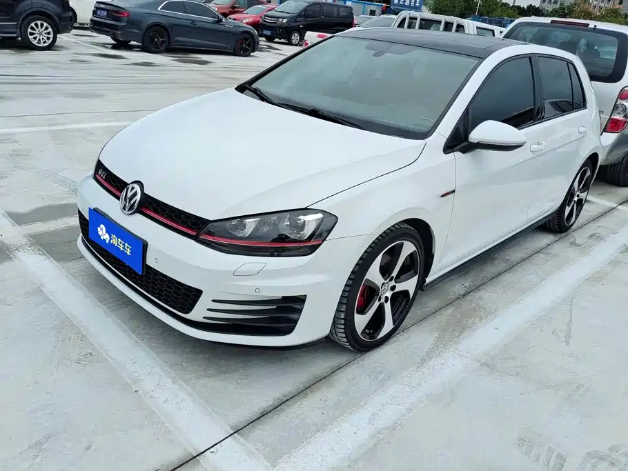 Volkswagen Golf GTI