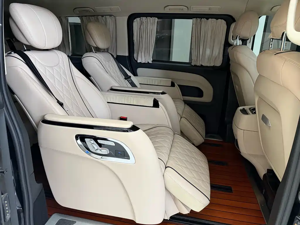 Mercedes-Benz Vito 2020 2.0T 7 мест