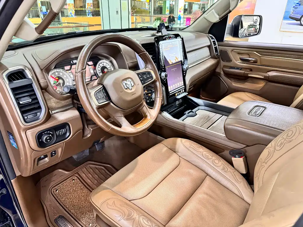 Ram Trucks 2015 5.7L