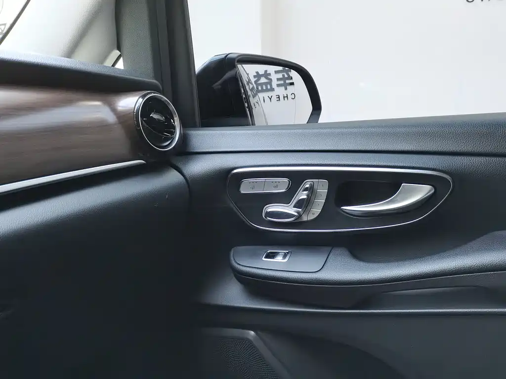 MERCEDES-BENZ V CLASS