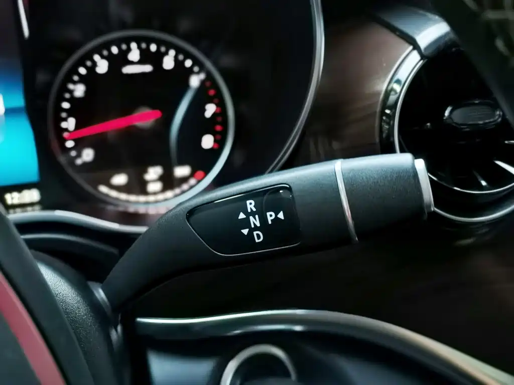 MERCEDES-BENZ V CLASS