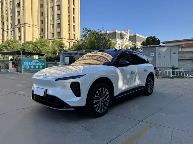 2025 Nio ES6