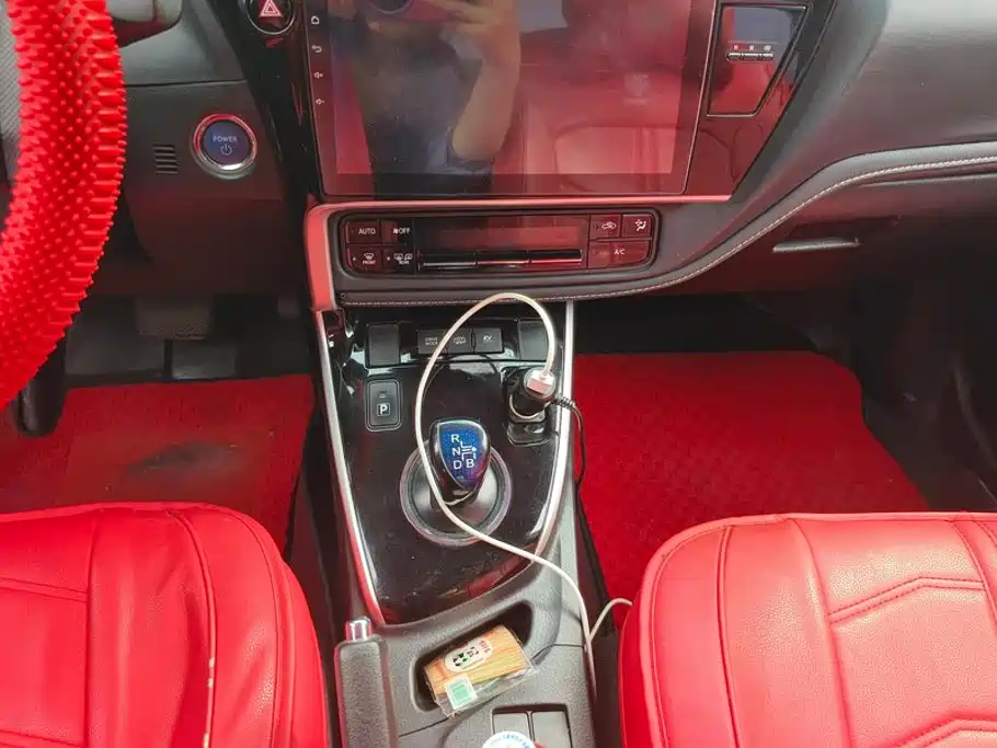Toyota Corolla Hybrid — миниатюра 16