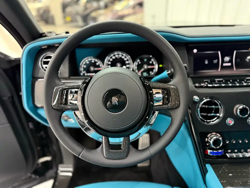Rolls-Royce Cullinan - фото 13