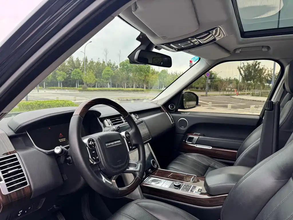Land Rover Range Rover — миниатюра 4