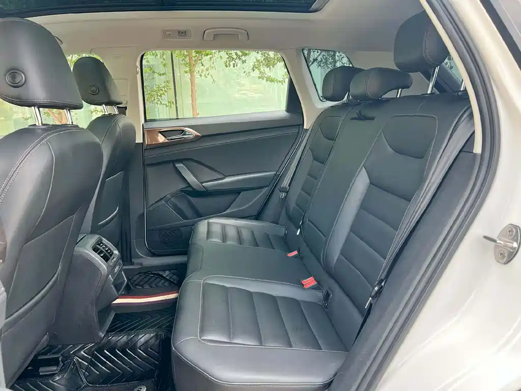 Volkswagen Tharu 2019 330TSI Luxury VI