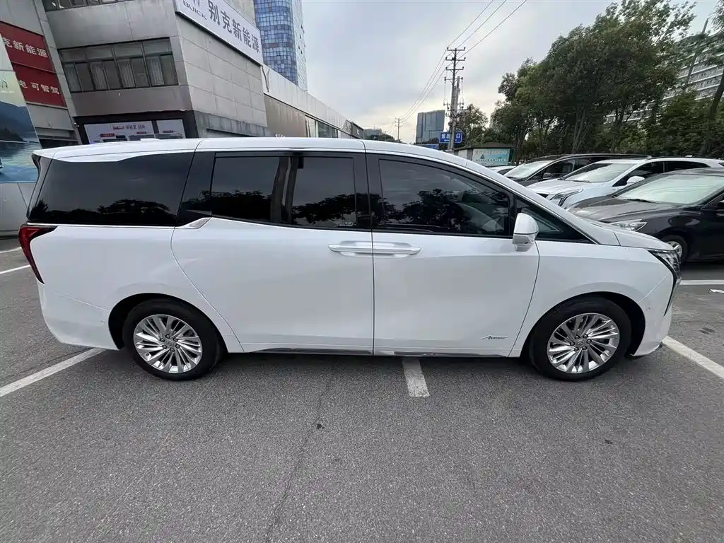 Buick Century 2025 2.0T мест