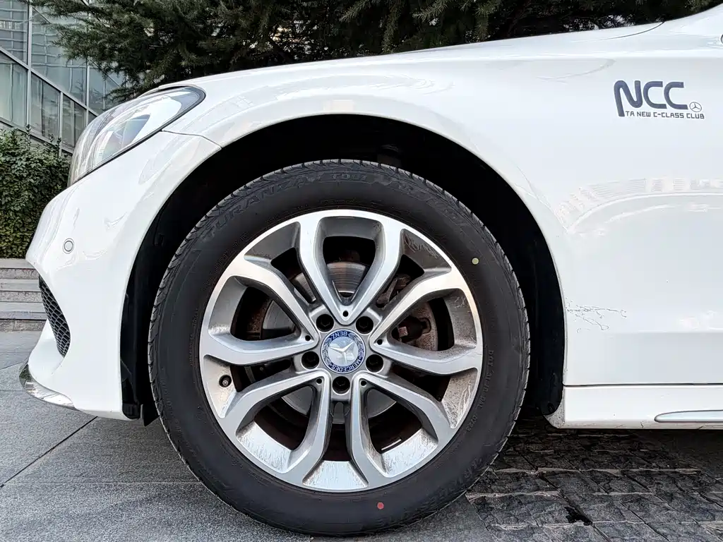 Mercedes-Benz C-Class — миниатюра 12