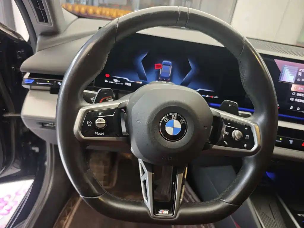 BMW 5 Series — миниатюра 7